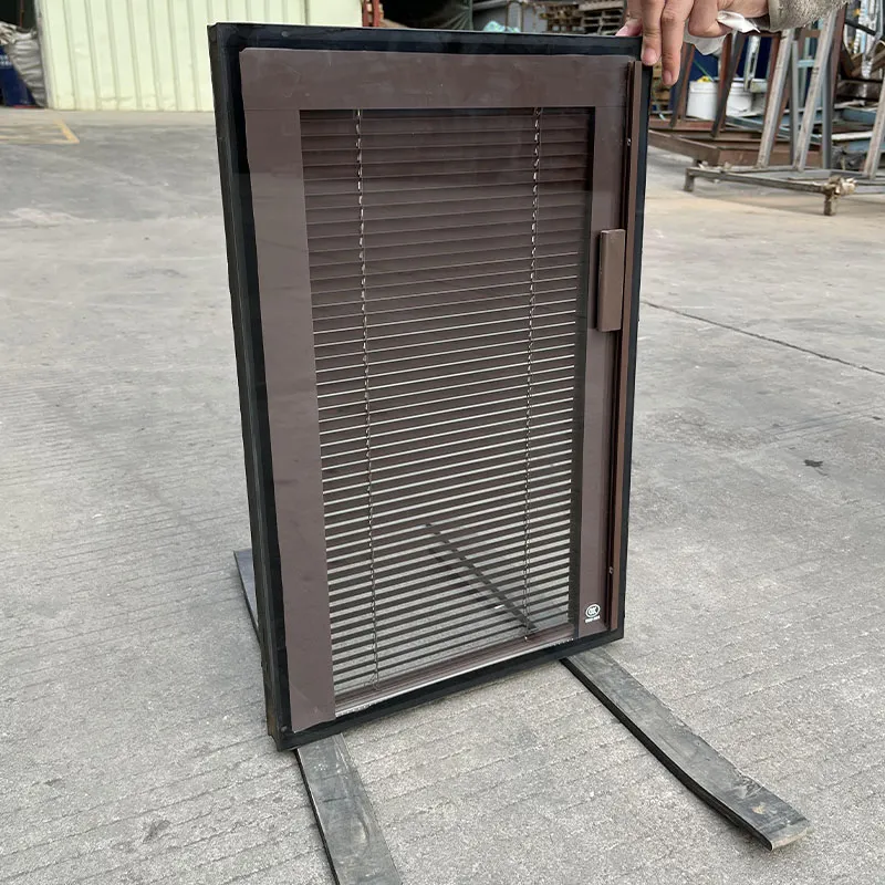 Стекло с жалюзи (3)